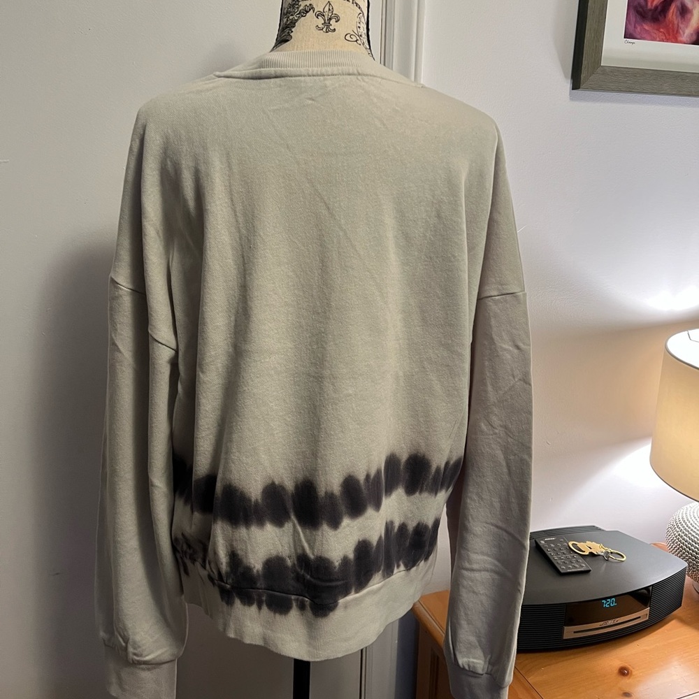 🔴SOLD🔴 Peloton Tie Dye Sweatshirt NWOT - Picture 3 of 3